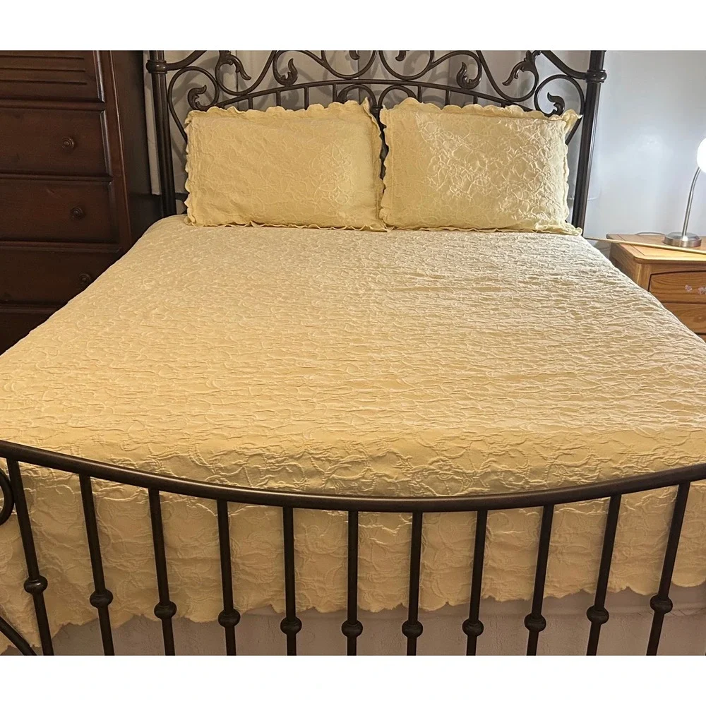 Columbine Cody Home Egyptian Cotton Matelasse Queen Coverlet Set Yellow Portugal